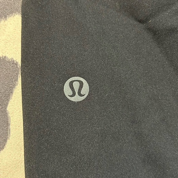 Lululemon 🖤High-Waisted Leggings | Size 4 | Black |Adjustable Waistband + Pocket - Picture 2 of 8